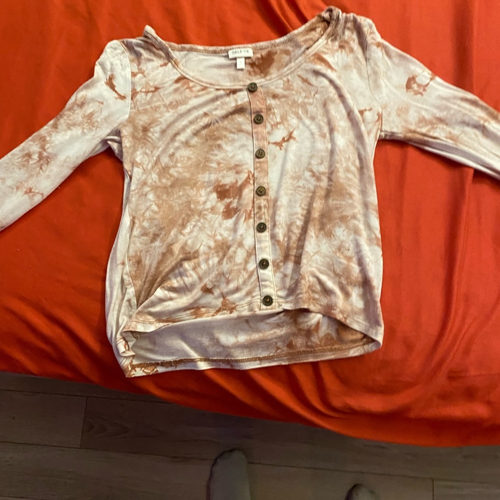 Brownish pink and white tie die shirt